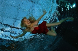 Unterwassershooting, Sponsor für Englisch Nachhilfe, Werbespot für FAITMAIN Feinkost