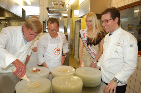 Benefiz-Promikochen im Hotel Sperber zugunsten der Kinder-Krebsnachsorge-Klinik Tannheim am 27. Juni 2009