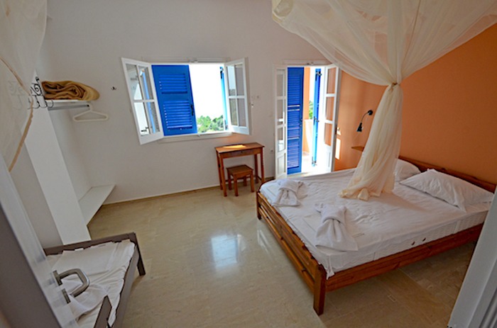 Schlafzimmer in der Villa KaliMeera auf Korfu